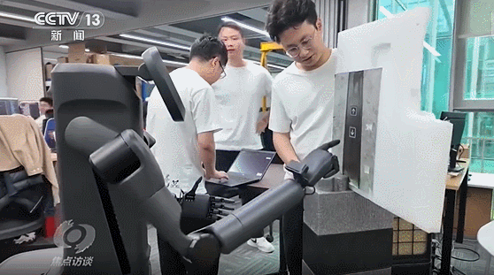 焦点访谈丨人形机器人加速进化具身智能未来如何演绎？(图6)