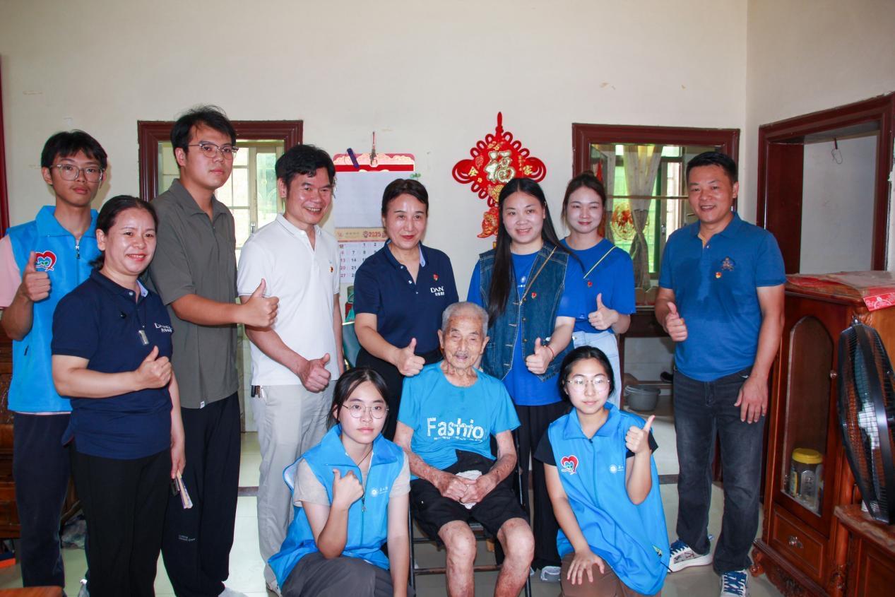 【】胡安：教技术更传温情带学生用AI为乡村记忆“存档”丨教师节之AI老师(图3)