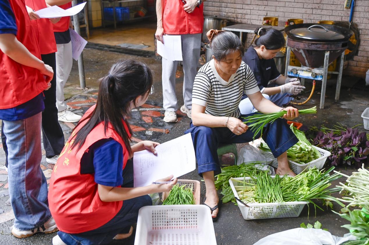 【】胡安：教技术更传温情带学生用AI为乡村记忆“存档”丨教师节之AI老师(图6)