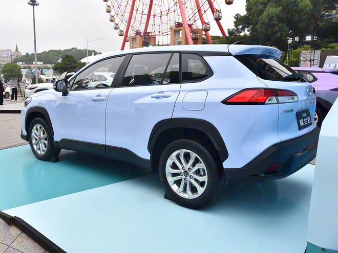 2026款丰田锋兰达外观内饰更新配置升级焕新价1028万元起(图3)