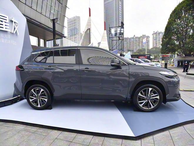 2026款丰田锋兰达外观内饰更新配置升级焕新价1028万元起(图10)