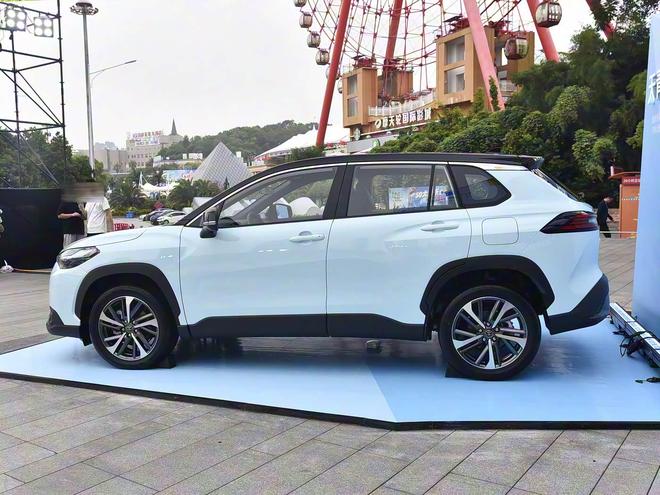 2026款丰田锋兰达外观内饰更新配置升级焕新价1028万元起(图11)