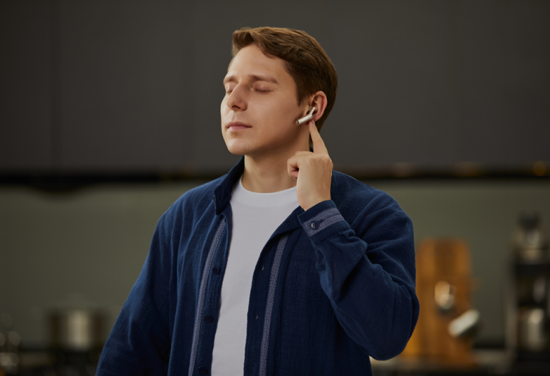 时空壶W4：骨声纹技术颠覆行业引领AI同传进入主动拾音时代