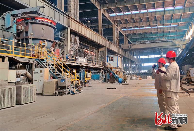 新闻纵深·解码钢铁大模型｜邯钢构建六大领域全链条智能大模型：“聪明大脑”带来极致能效