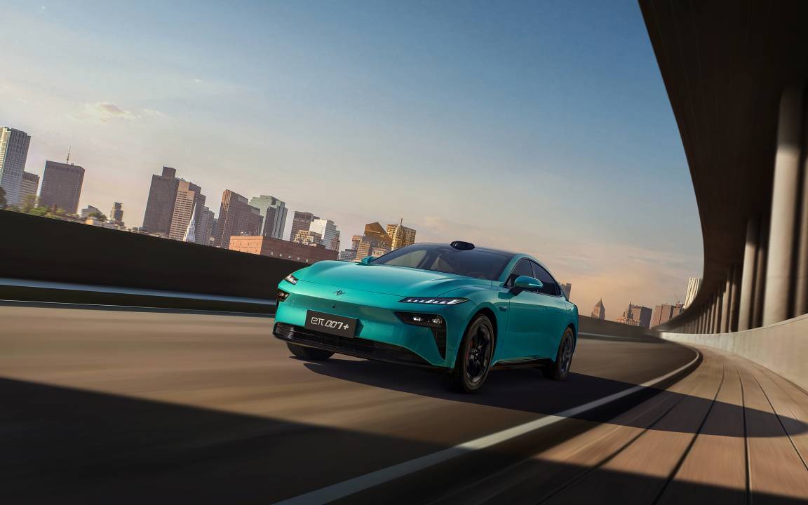 重新定义年轻人的第一台智能轿跑东风奕派eπ007+上市售1399万元起(图2)