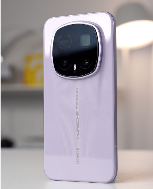 Magic8RSR保时捷设计上手体验：不只是联名更是性能与美学的终极融合(图1)