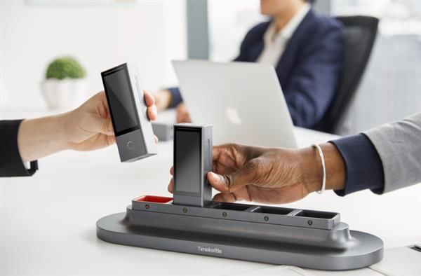 全球首款独立AI同传终端时空壶X1重构多人跨语言沟通生态(图1)